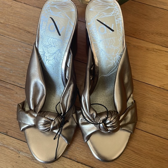 New Dolce Vita DV Open Toe Slide on Metallic heels size 6.5 - Picture 6 of 6
